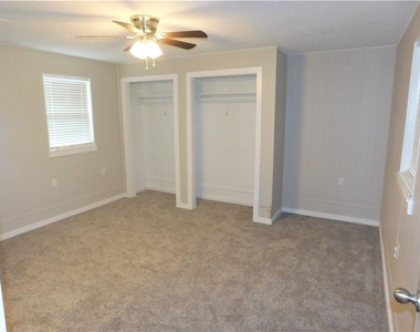 401 S Arizona Drive - Photo Thumbnail 7