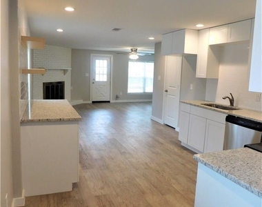 401 S Arizona Drive - Photo Thumbnail 10