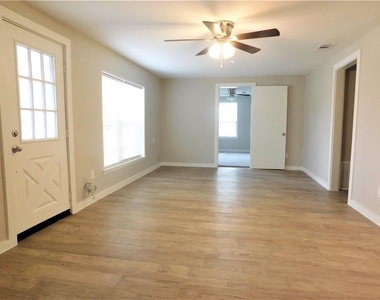 401 S Arizona Drive - Photo Thumbnail 13