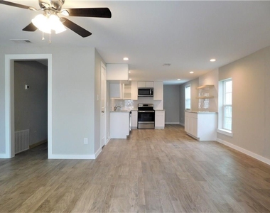 401 S Arizona Drive - Photo Thumbnail 2
