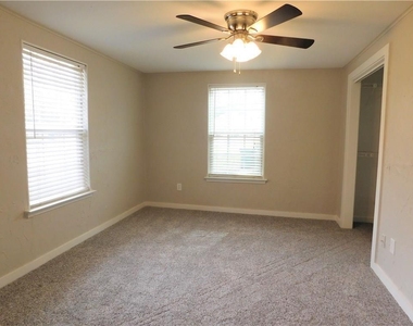 401 S Arizona Drive - Photo Thumbnail 14