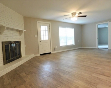 401 S Arizona Drive - Photo Thumbnail 5