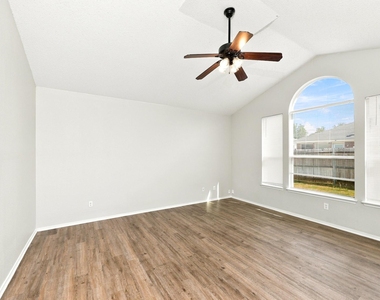 736 Mulberry Lane - Photo Thumbnail 7