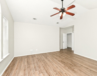 736 Mulberry Lane - Photo Thumbnail 8