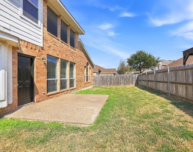 736 Mulberry Lane - Photo Thumbnail 14