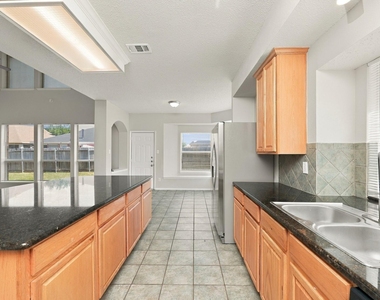 736 Mulberry Lane - Photo Thumbnail 4