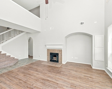 736 Mulberry Lane - Photo Thumbnail 3