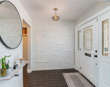 2791 Ne 9th Court - Photo Thumbnail 13