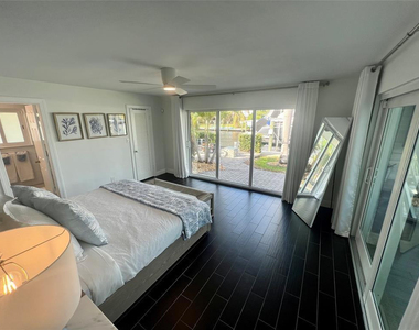 2791 Ne 9th Court - Photo Thumbnail 17