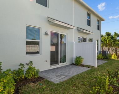 5622 Se Edgewater Circle - Photo Thumbnail 21