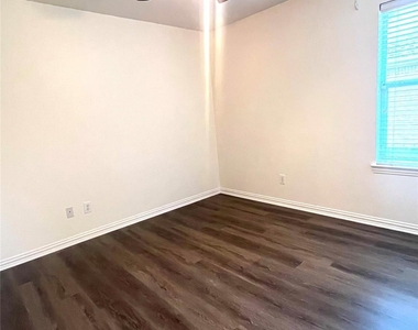 2701 Evening Mist Drive - Photo Thumbnail 12