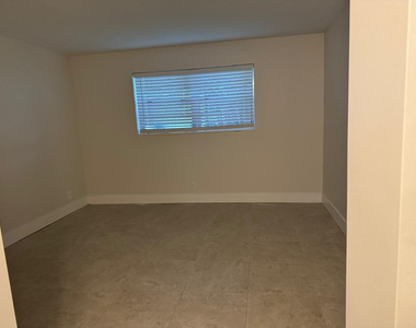 4730 Nw 10th Court - Photo Thumbnail 10
