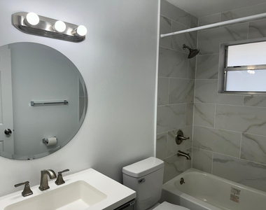 4730 Nw 10th Court - Photo Thumbnail 7