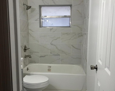 4730 Nw 10th Court - Photo Thumbnail 9