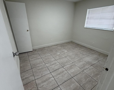 4141 Sw 20th Street - Photo Thumbnail 6