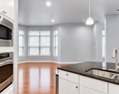 1209 Beaconsfield Lane - Photo Thumbnail 6