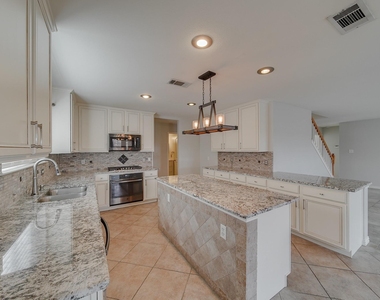 9220 Harrisburg Lane - Photo Thumbnail 12