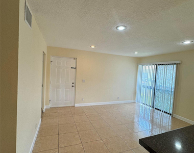3035 Nw 118th Drive Nw - Photo Thumbnail 8