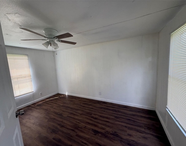 3277 Hidalgo - Photo Thumbnail 6