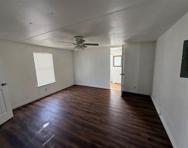 3277 Hidalgo - Photo Thumbnail 12