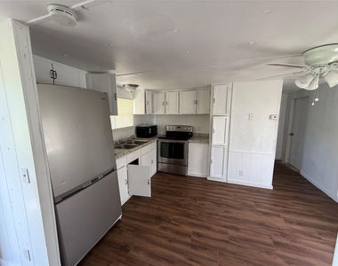 3277 Hidalgo - Photo Thumbnail 9