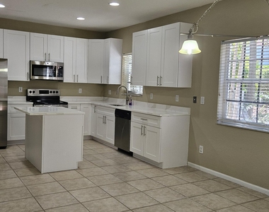754 Nw 126th Avenue - Photo Thumbnail 2