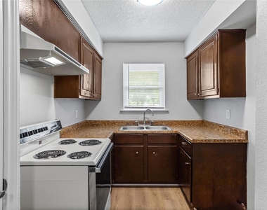 3020 P Avenue - Photo Thumbnail 8