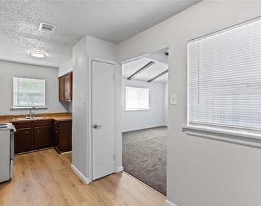 3020 P Avenue - Photo Thumbnail 5