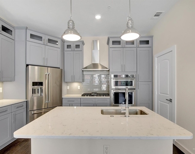 1211 Beaconsfield Lane - Photo Thumbnail 1