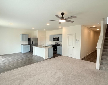 613 Delaware Avenue - Photo Thumbnail 4