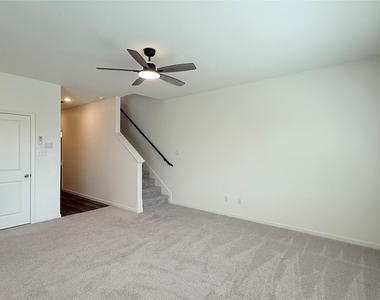 613 Delaware Avenue - Photo Thumbnail 3