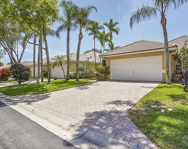5215 Grande Palm Circle - Photo Thumbnail 2
