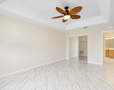 5215 Grande Palm Circle - Photo Thumbnail 18