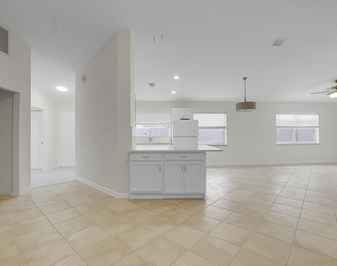 5215 Grande Palm Circle - Photo Thumbnail 9