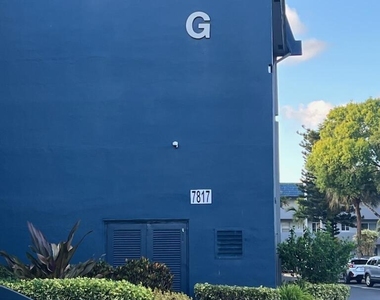 7817 Golf Cir Drive - Photo Thumbnail 2