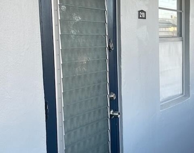 7817 Golf Cir Drive - Photo Thumbnail 4