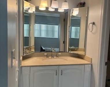 7817 Golf Cir Drive - Photo Thumbnail 18