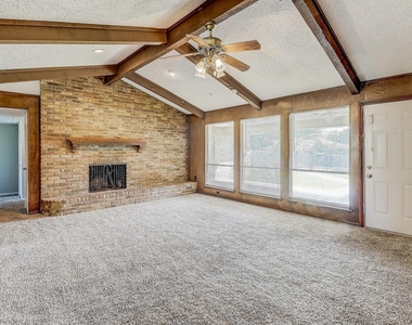 1021 Shadywood Lane - Photo Thumbnail 2