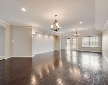 5846 Pinebrook Drive - Photo Thumbnail 5