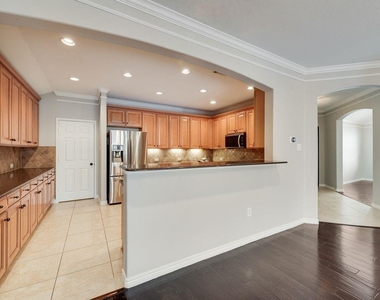 5846 Pinebrook Drive - Photo Thumbnail 8
