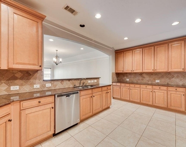 5846 Pinebrook Drive - Photo Thumbnail 10