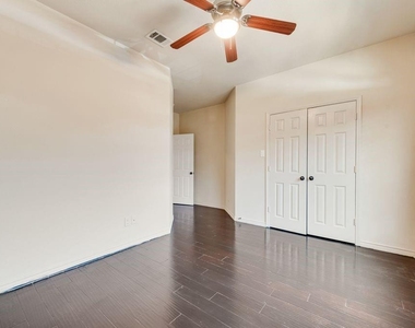 5846 Pinebrook Drive - Photo Thumbnail 15