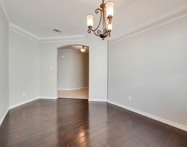 5846 Pinebrook Drive - Photo Thumbnail 3