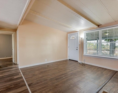 209 Wicker Hill Road - Photo Thumbnail 4