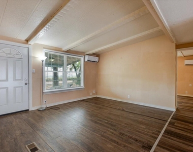 209 Wicker Hill Road - Photo Thumbnail 5