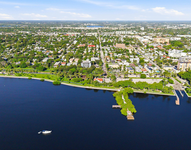 201 S Lakeside Drive - Photo Thumbnail 17
