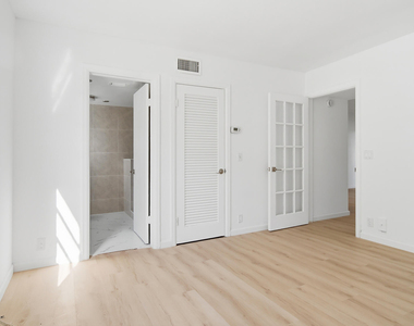 201 S Lakeside Drive - Photo Thumbnail 8