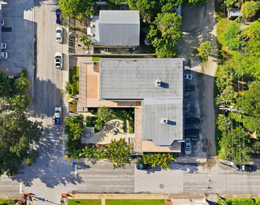 201 S Lakeside Drive - Photo Thumbnail 19