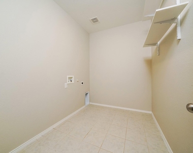 713 Jonius Creek Drive - Photo Thumbnail 9