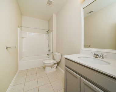 713 Jonius Creek Drive - Photo Thumbnail 11